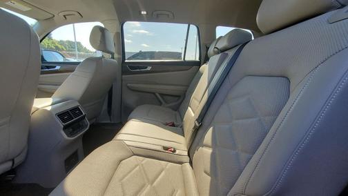 2024 Volkswagen Atlas 2.0T SE w/Technology 4MOTION