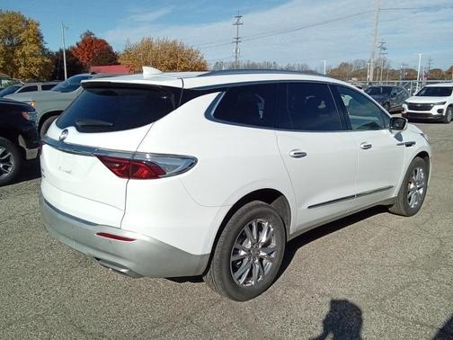 2023 Buick Enclave Essence AWD
