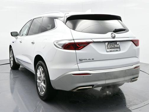 2023 Buick Enclave Essence AWD