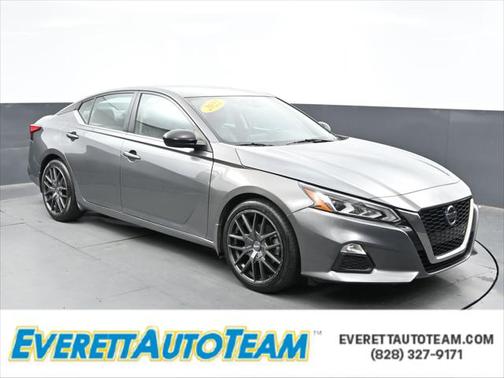 2022 Nissan Altima SR FWD