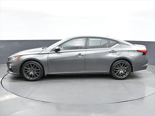 2022 Nissan Altima SR FWD