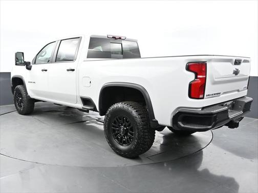 2024 Chevrolet Silverado 2500 4WD Crew Cab Standard Bed ZR2