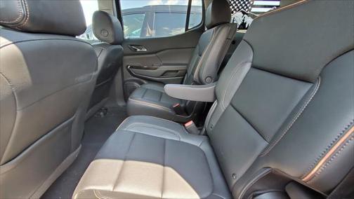 2022 GMC Acadia AWD AT4