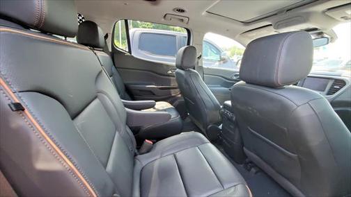 2022 GMC Acadia AWD AT4
