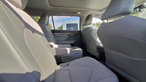 2023 Toyota Highlander Platinum