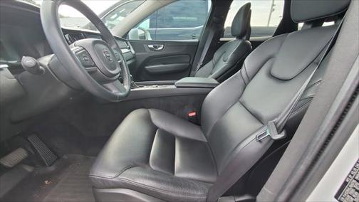 2018 Volvo XC60 T5 Momentum