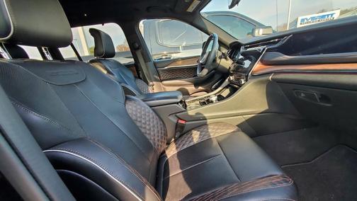 2023 Jeep Grand Cherokee Summit