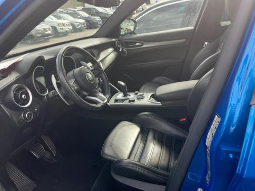 2022 Alfa Romeo Stelvio Ti