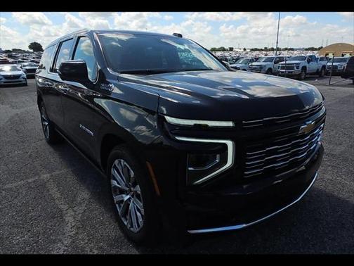 2025 Chevrolet Suburban 4WD High Country
