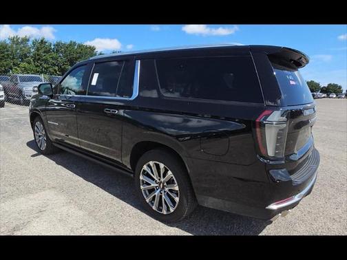 2025 Chevrolet Suburban 4WD High Country
