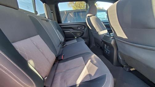 2023 Nissan Titan SV