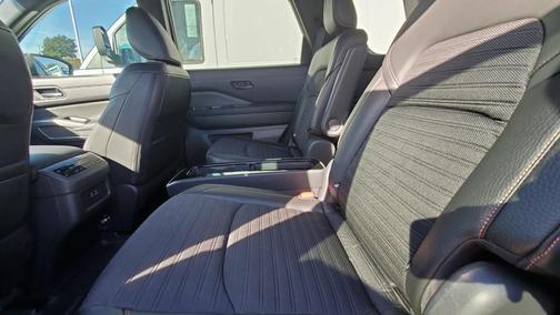 2024 Nissan Pathfinder Rock Creek 4WD
