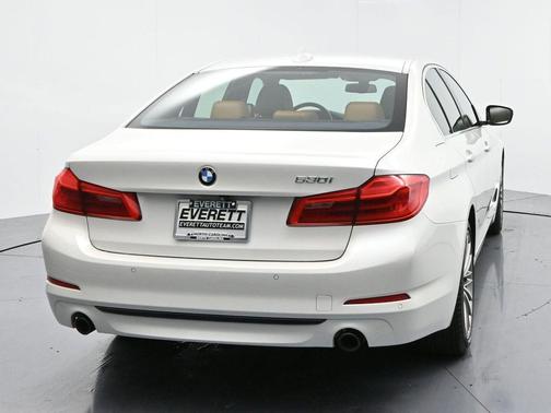 2018 BMW 530 530i