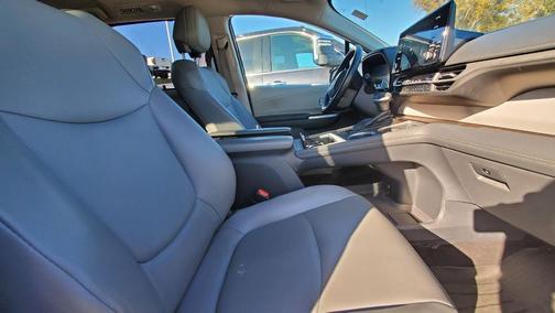 2022 Toyota Sienna XLE