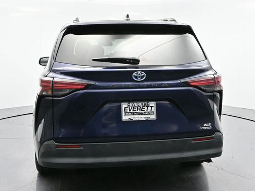 2022 Toyota Sienna XLE