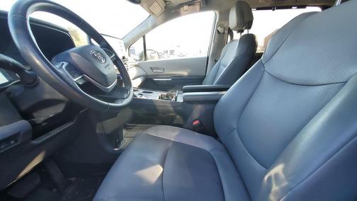 2022 Toyota Sienna XLE