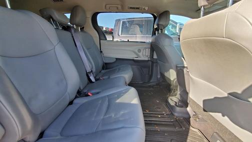 2022 Toyota Sienna XLE