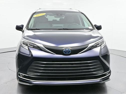 2022 Toyota Sienna XLE