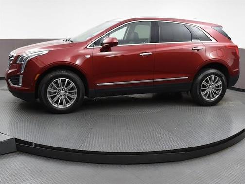 Photo 4 of 32 of 2019 Cadillac XT5 Luxury