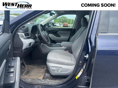 2022 Toyota Highlander L