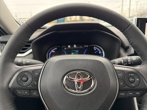 2023 Toyota RAV4 Hybrid XLE