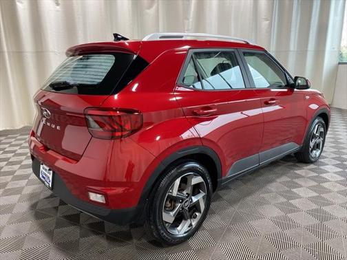 2022 Hyundai VENUE SEL
