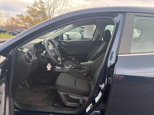 2016 Mazda Mazda3 i Sport