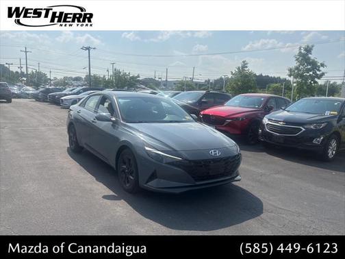 2022 Hyundai ELANTRA SEL