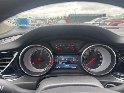 2018 Buick Regal TourX Essence