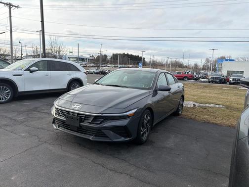 2025 Hyundai ELANTRA SEL