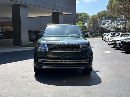 Belgravia Green Metallic 2026 Land Rover Range Rover P400 SE