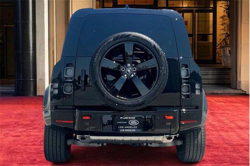 2025 Land Rover Defender 110 P400 X