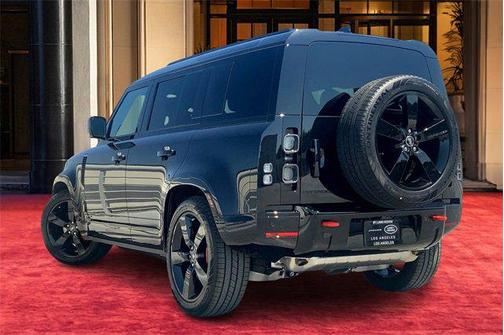 2025 Land Rover Defender 110 P400 X