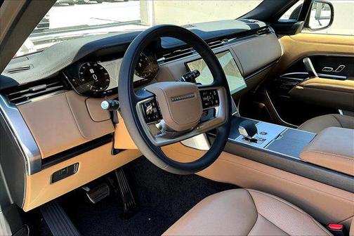 2025 Land Rover Range Rover P530 SE