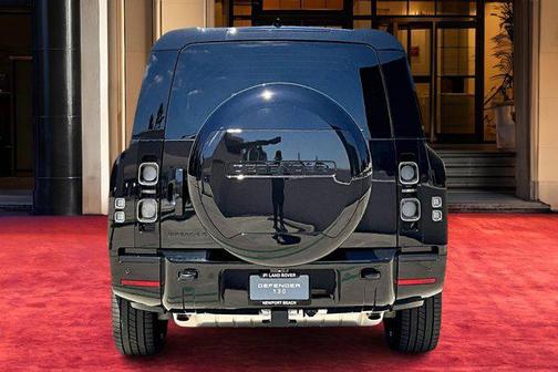 2025 Land Rover Defender 130 P400 X