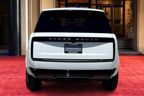 2025 Land Rover Range Rover P550e SE
