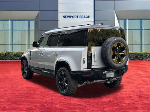 Borasco Grey Metallic 2026 Land Rover Defender P400 X-Dynamic SE