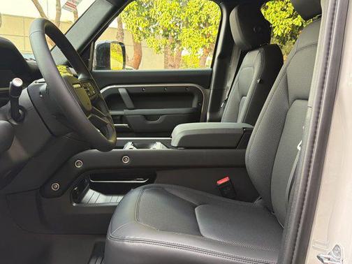 Borasco Grey Metallic 2026 Land Rover Defender P400 X-Dynamic SE