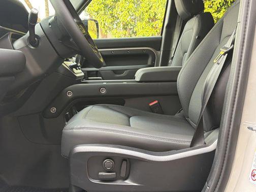 Borasco Grey Metallic 2026 Land Rover Defender P400 X-Dynamic SE