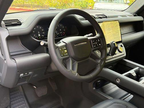 Borasco Grey Metallic 2026 Land Rover Defender P400 X-Dynamic SE