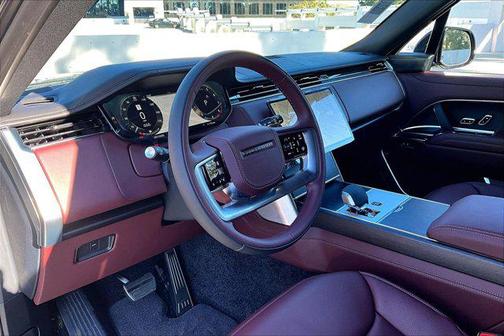 2025 Land Rover Range Rover P530 SE