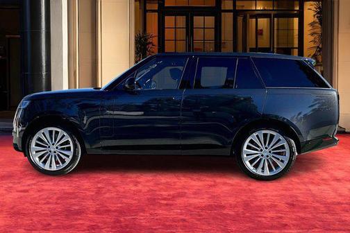 2025 Land Rover Range Rover P530 SE