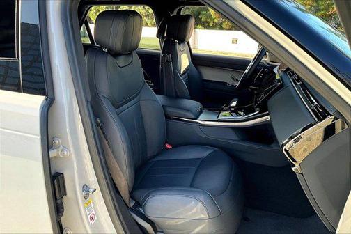 2025 Land Rover Range Rover Sport SE
