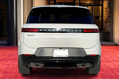 2025 Land Rover Range Rover Sport SE