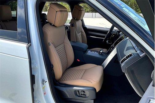 2025 Land Rover Discovery P360 Dynamic SE