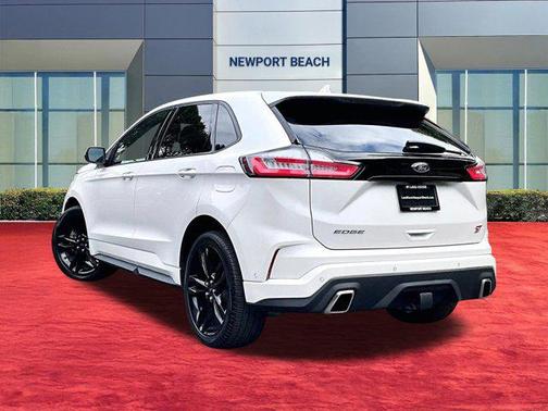 White Platinum Metallic Tri-Coat 2019 Ford Edge ST