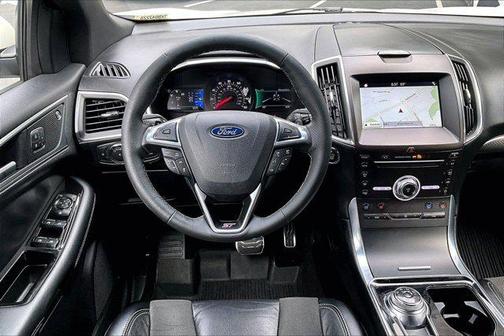 White Platinum Metallic Tri-Coat 2019 Ford Edge ST