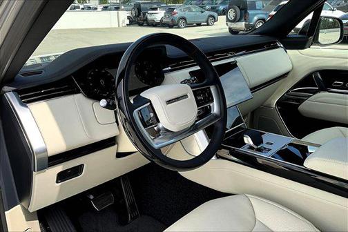 2025 Land Rover Range Rover P400 SE 7 Seat