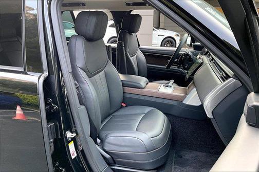 2025 Land Rover Range Rover P530 SE