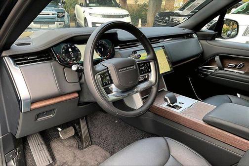 2025 Land Rover Range Rover P530 SE